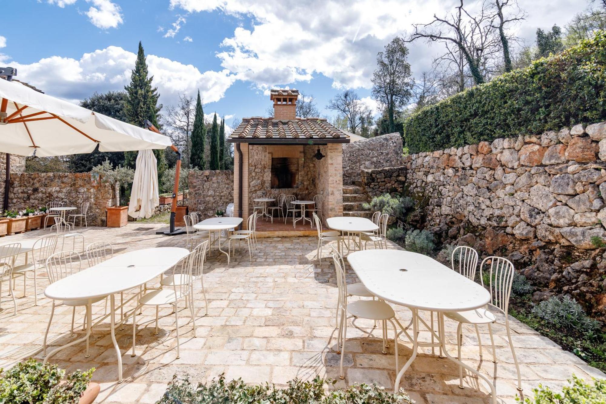 Relais La Costa Historical Residence Monteriggioni Exterior photo