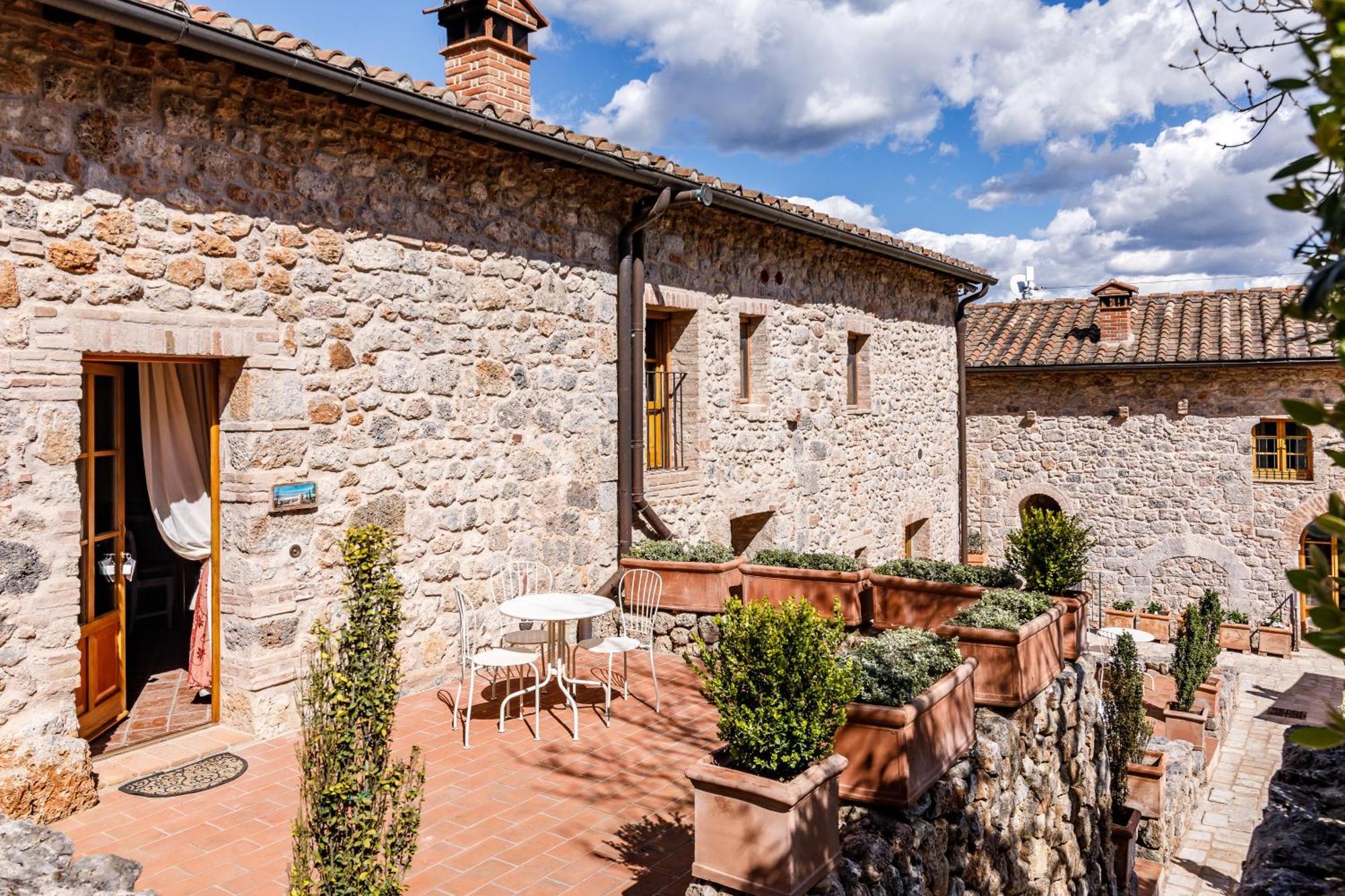 Relais La Costa Historical Residence Monteriggioni Exterior photo